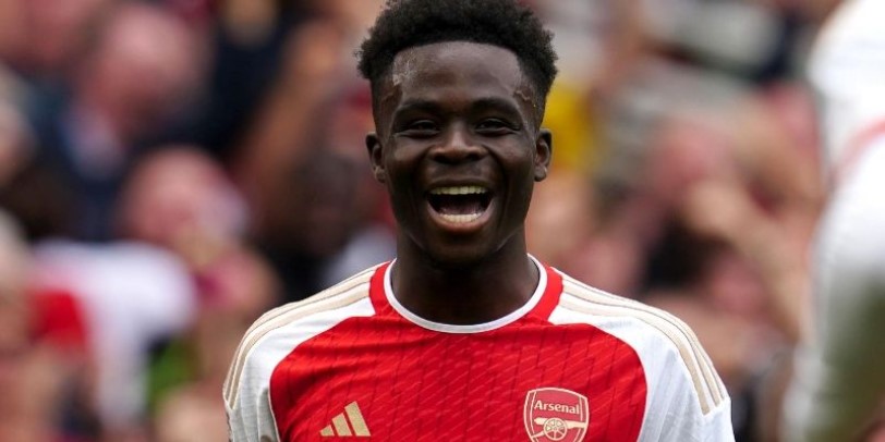 Soccer player Saka: From Young Talent to Bright Star