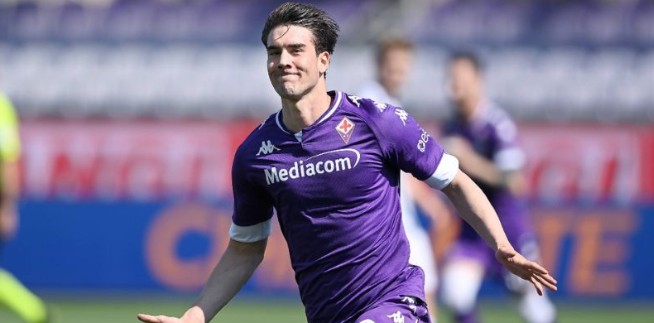Vlahovic: From Serie A star to European peak