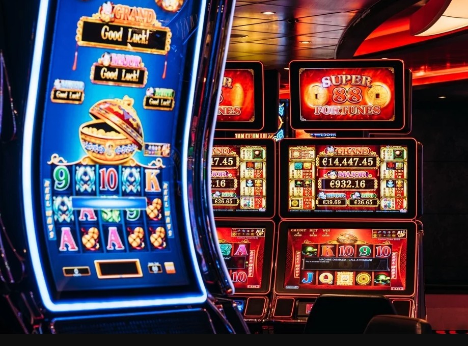 How Huge Slot Jackpots Happen: Understanding the Mechanics Behind Big Wins