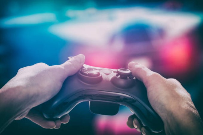What Makes Online Gaming a Popular Free-Time Activity